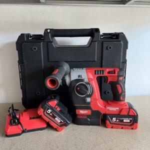 Aku udarna bušilica Milwaukee SDS i SDS Plus2 baterije